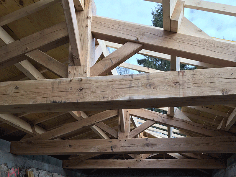 Fabrication et pose de charpente traditionnelle aux Herbiers par le charpentier Yvon Moreau