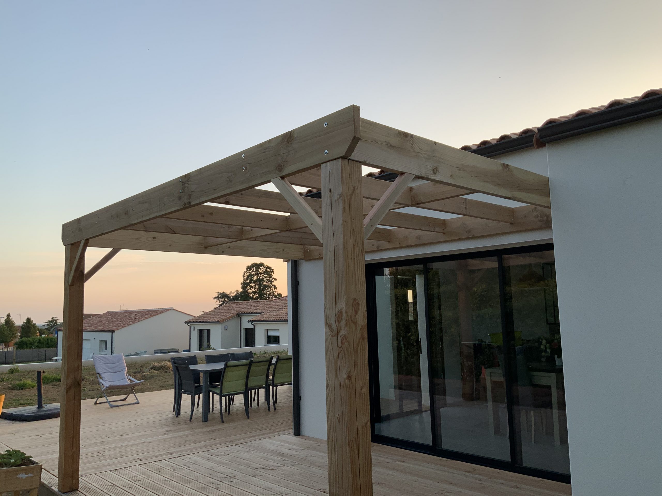 Réalisation de pergolas Réalisation de pergolas aux Herbiers par la menuiserie Yvon Moreau