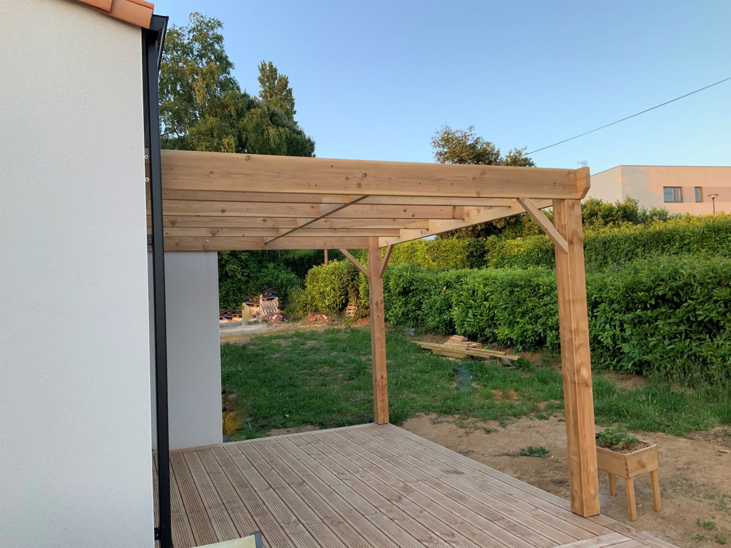 Réalisation de pergolas Réalisation de pergolas aux Herbiers par la menuiserie Yvon Moreau